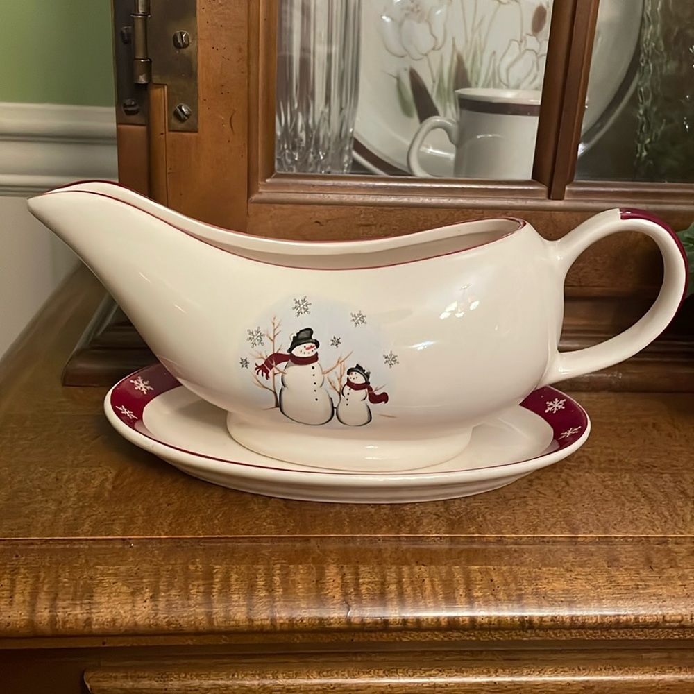 Royal Seasons Stoneware Snowmen Gravy Boat & Drip Plate